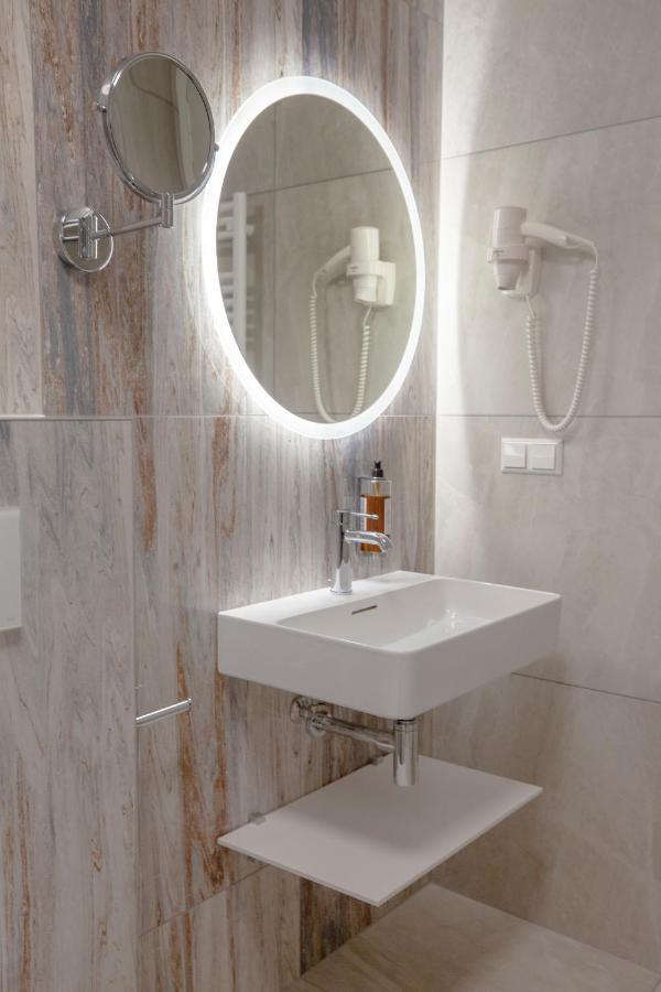 Old Mill Comfort كلابيدا الغرفة الصورة